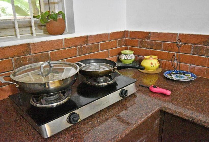 Отель Cozy Vacation Home