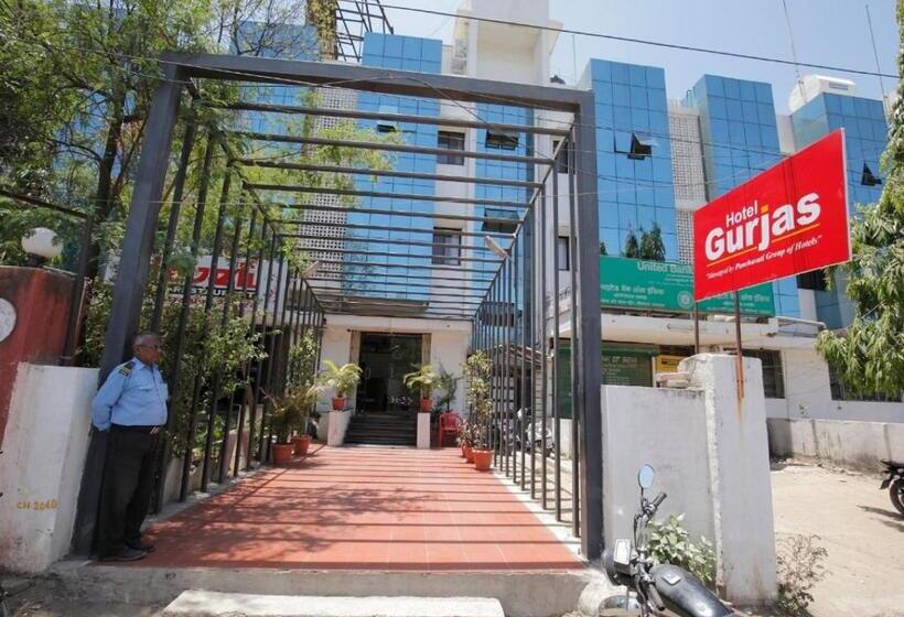 호텔 Gurjas Aurangabad