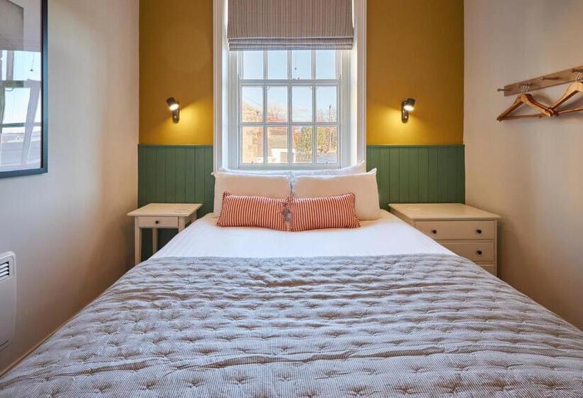 Arlington House Hotel   Self Check In Suites