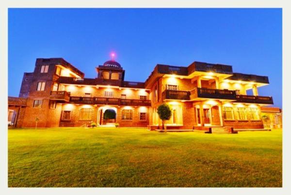 فندق Kross Indroka Fort