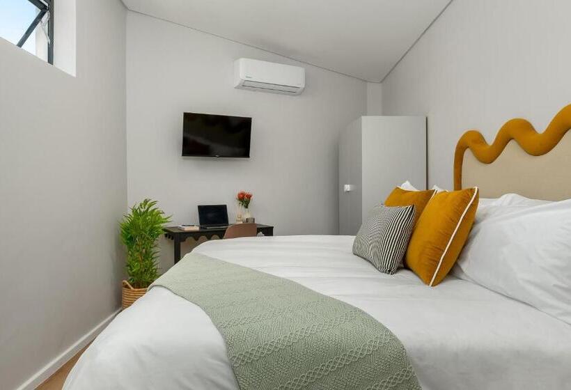 בית מלון כפרי Neighbourgood 1st Crescent