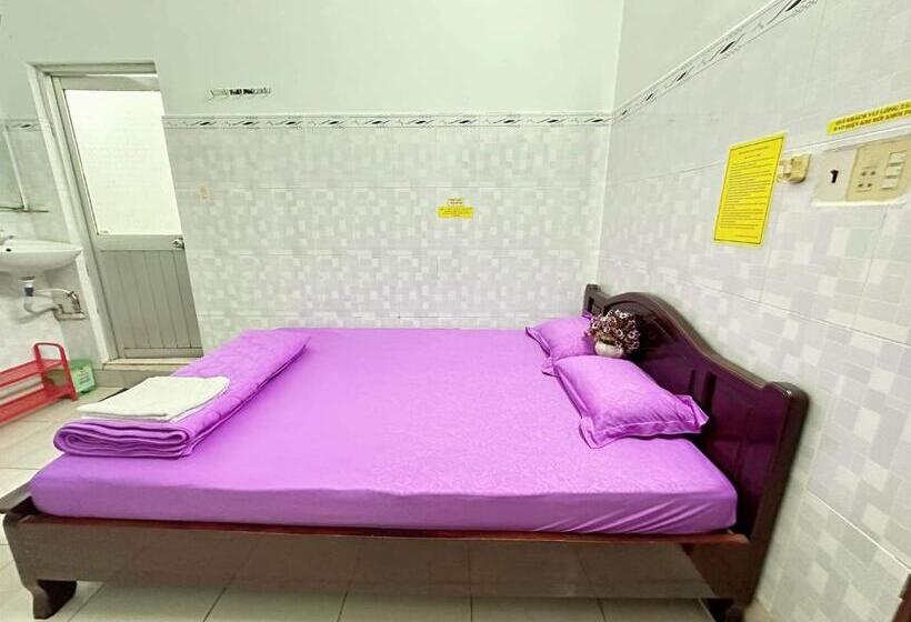 هتل Nhà Nghỉ Trung Hiếu 1