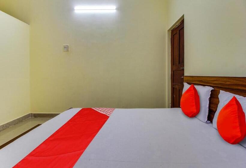 בית מלון כפרי Oyo 8199 Guddan Holiday