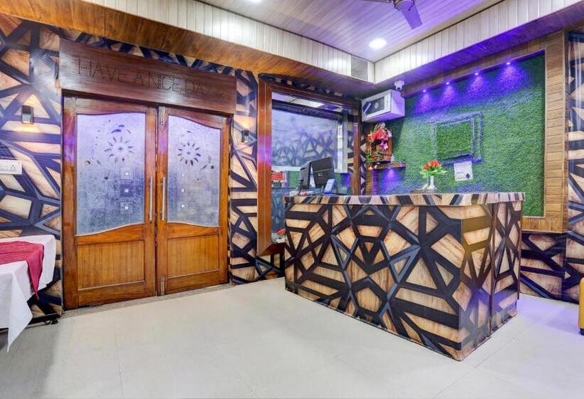 Отель Oyo Royal Wings