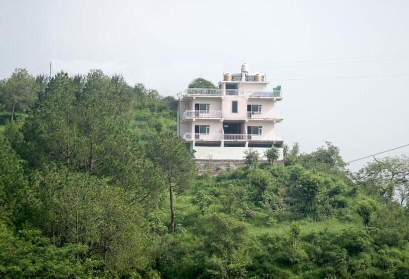 فندق Pleasing Pines