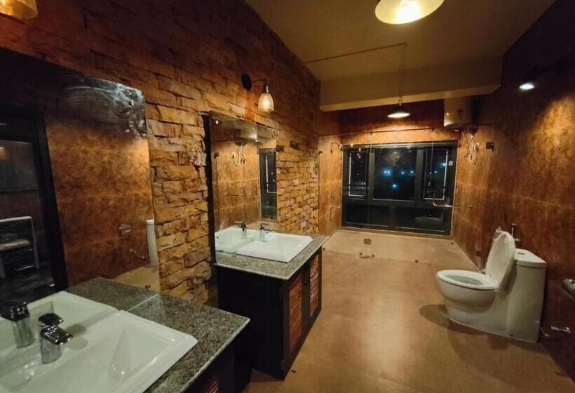 בית מלון כפרי Poles Apart