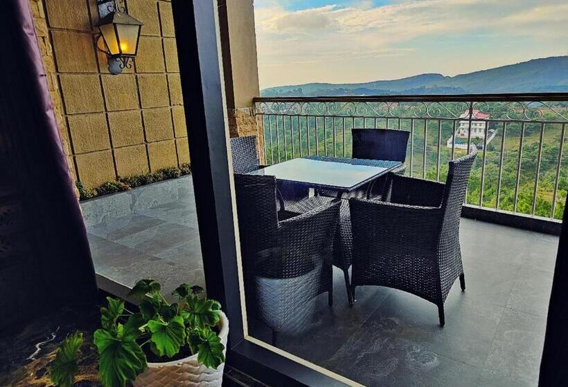 בית מלון כפרי Poles Apart