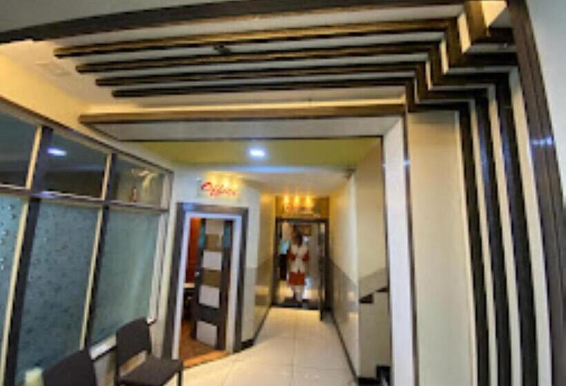 בית מלון כפרי Radhika Place And City Palace, Parbhani