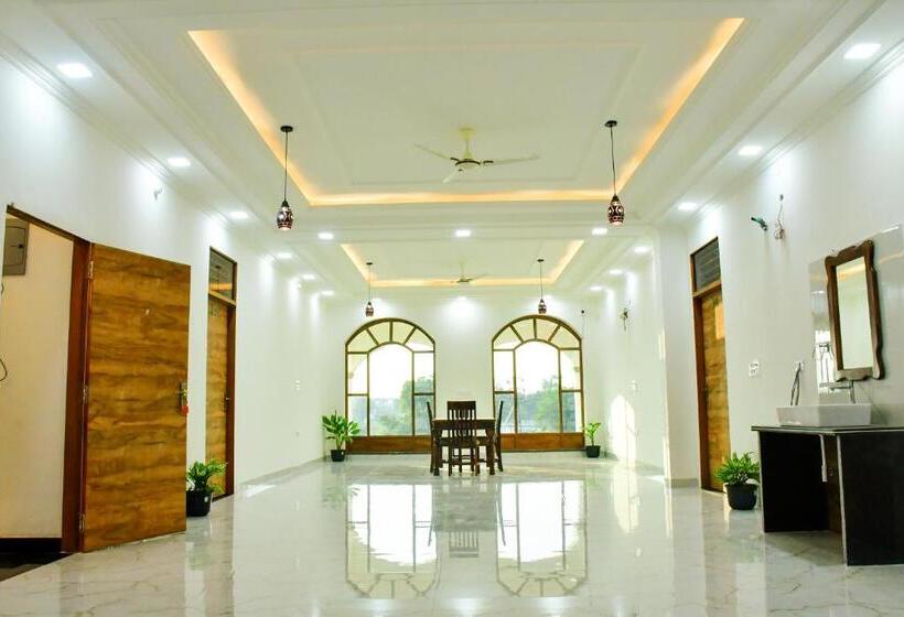 Отель Ranthambhore Jalsa