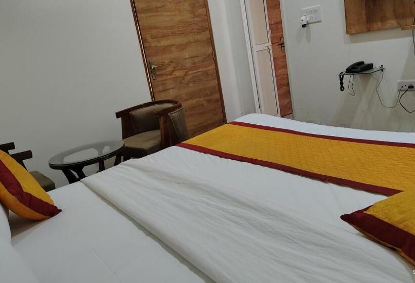 Отель Ranthambhore Jalsa