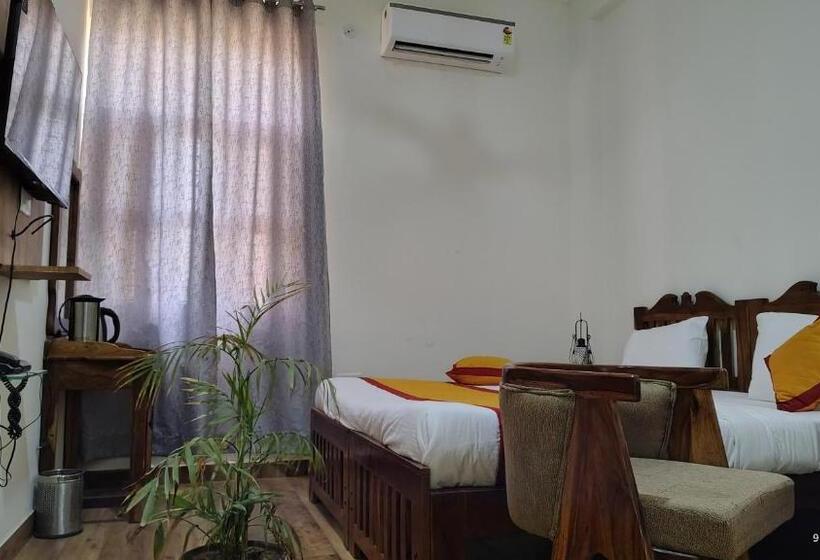 Отель Ranthambhore Jalsa