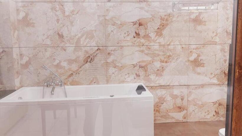 هتل Travelmore Rc Comforts