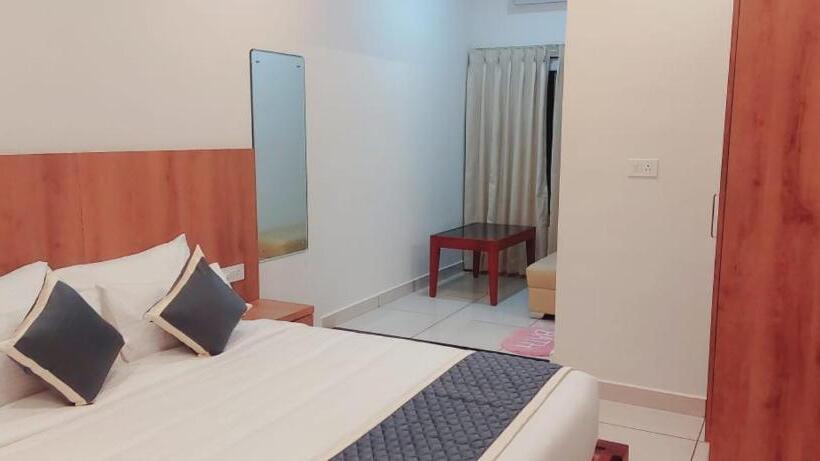 هتل Travelmore Rc Comforts