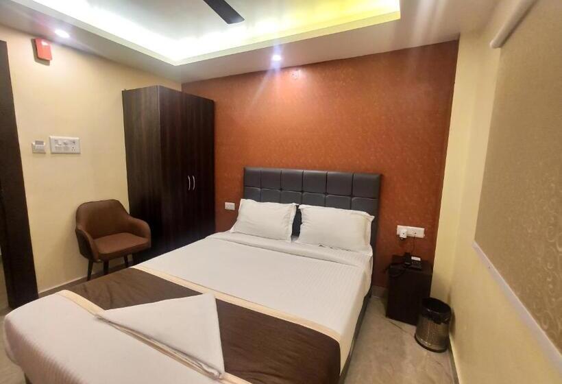 בית מלון כפרי Royal View Residency