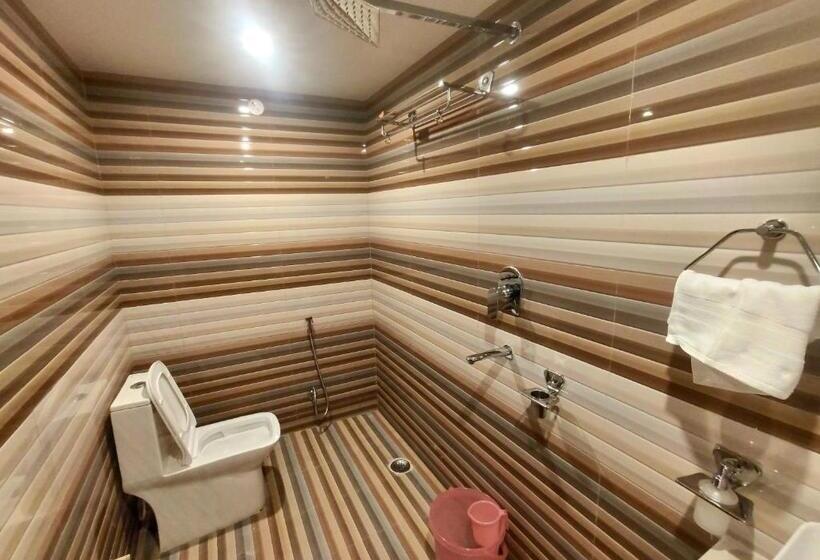 בית מלון כפרי Royal View Residency