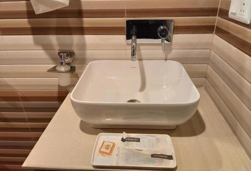 בית מלון כפרי Royal View Residency