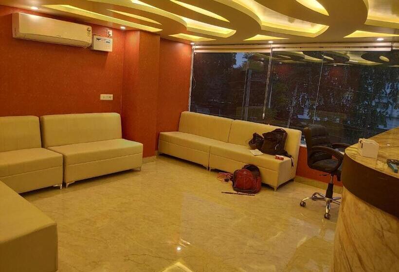 בית מלון כפרי Royal View Residency