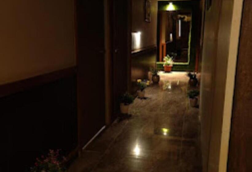 فندق Shakti Delux Rooms Vadodara