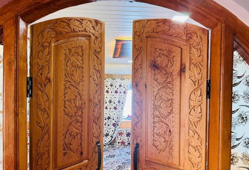 בית מלון כפרי Sheen Homestay