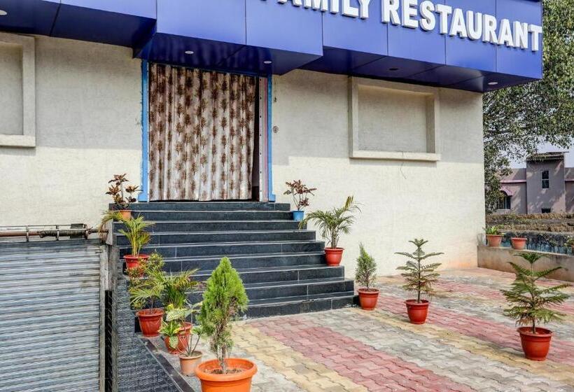 בית מלון כפרי Spot On Mehta Banquet And Restaurant