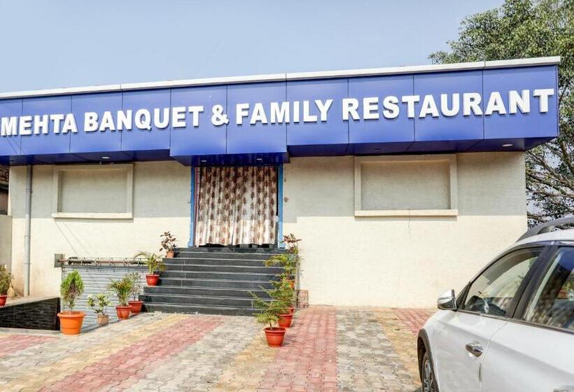 בית מלון כפרי Spot On Mehta Banquet And Restaurant