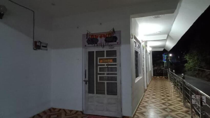 בית מלון כפרי The Green Valley