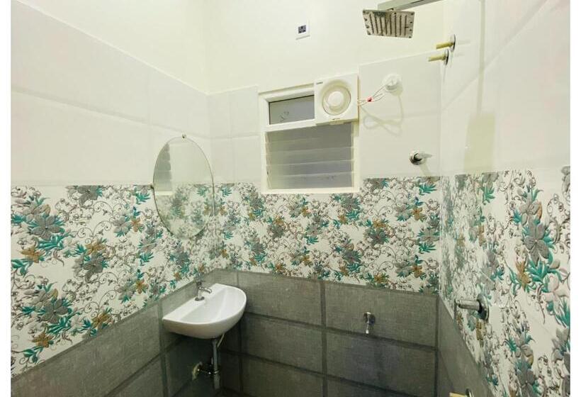 Отель The Landmark Tower