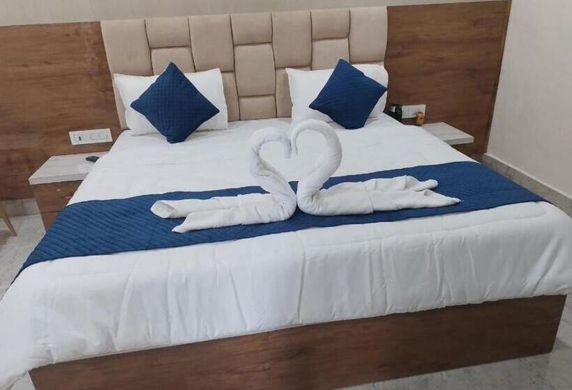 호텔 The Royal Farm