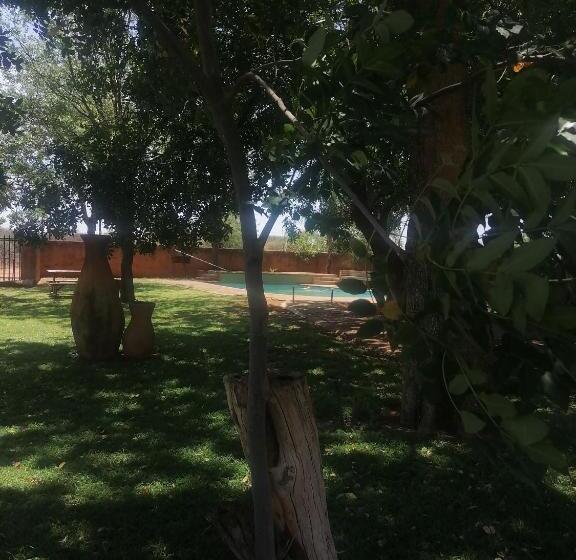 בית מלון כפרי The Wild Pig Lodge