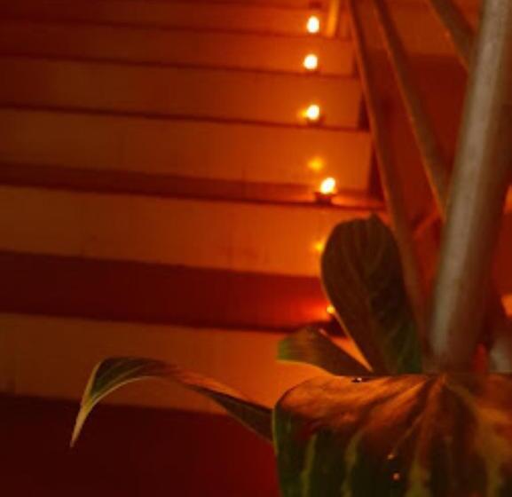 호텔 Town & Country Inn,guwahati