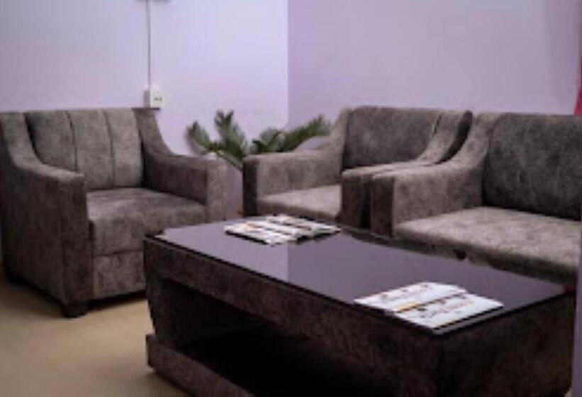 호텔 Town & Country Inn,guwahati