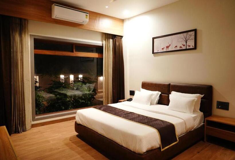 فندق Vidhaan International