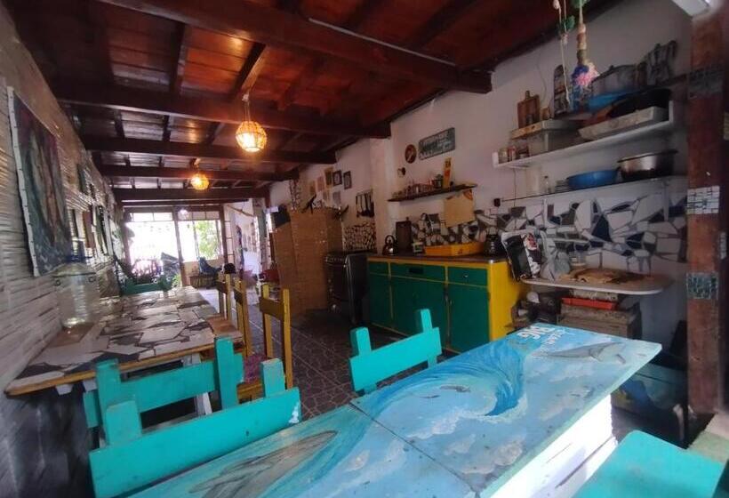 בית מלון כפרי Surf Camp   Máncora