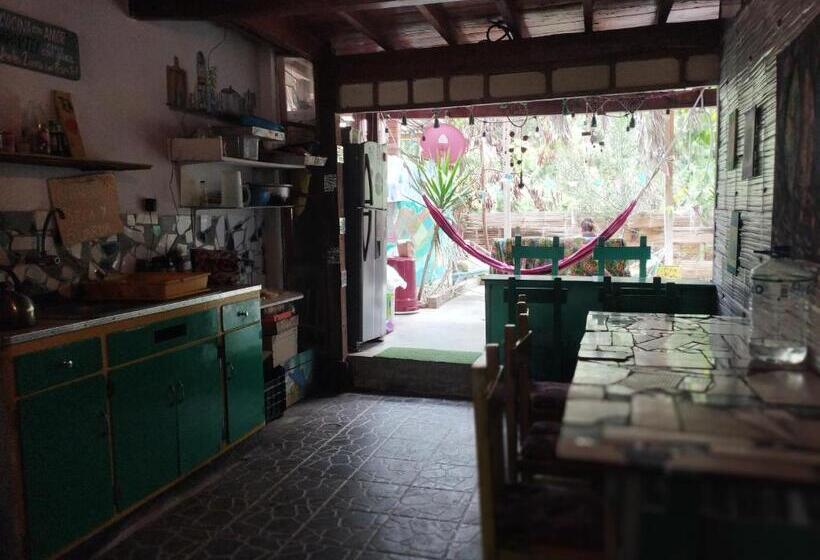 בית מלון כפרי Surf Camp   Máncora