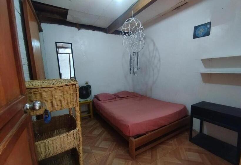 בית מלון כפרי Surf Camp   Máncora