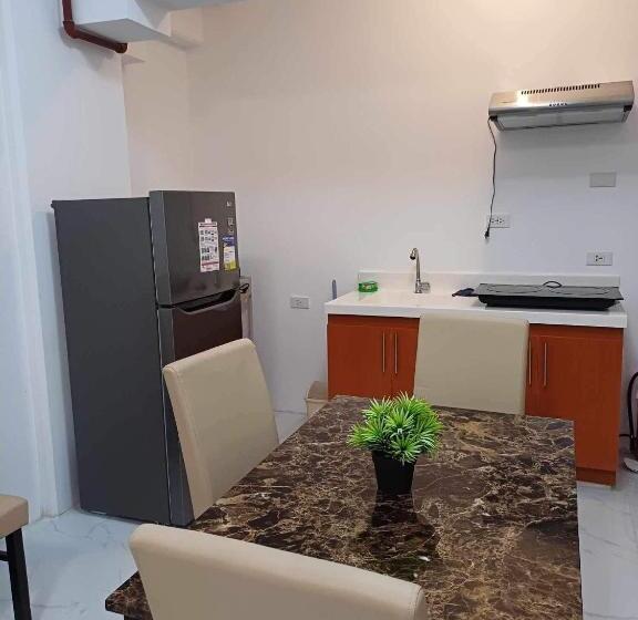 M&m Royal Oceancrest Mactan