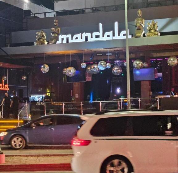 Elegant Condo In An Upscale Building