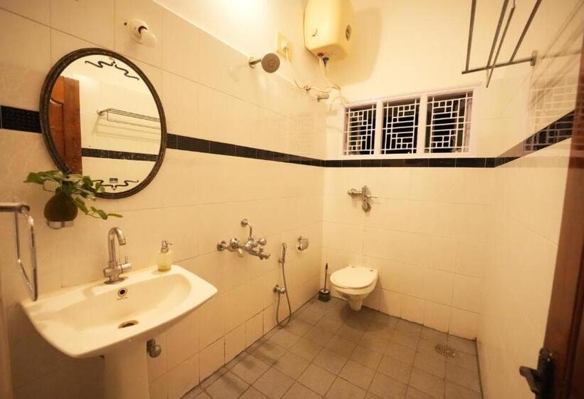 Palace Hostel By Borrbo