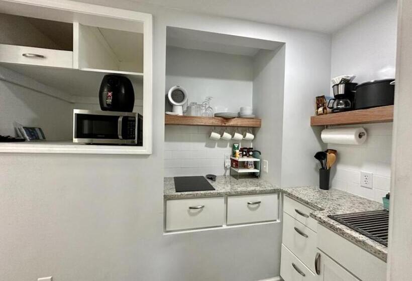 بنسيون Studio With Kitchen