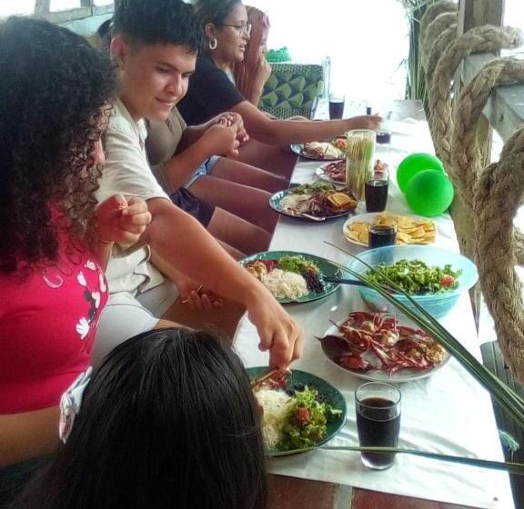 פנסיון Backpakers Tortuguero Princesa Del Río