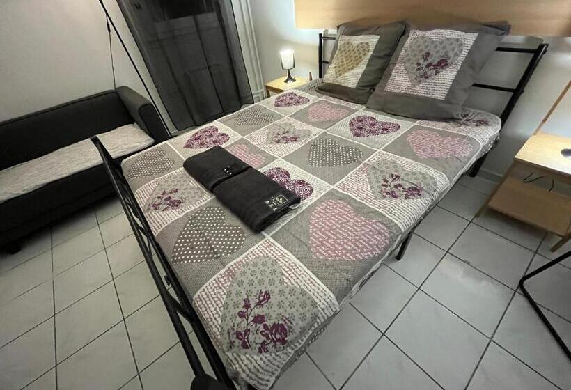 بنسيون Casanova Home