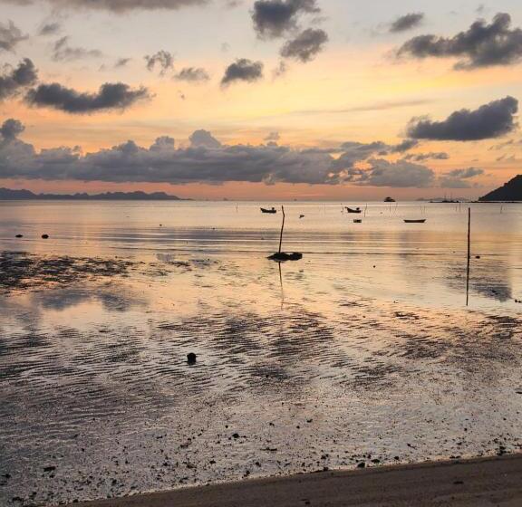 ペンション Chambre D Hôtes Dans Maison Traditionnelle Thaï