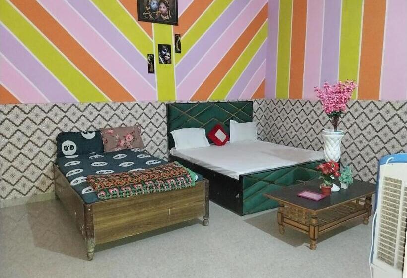 פנסיון Dauji Maharaj Sewa Sadan Homestay