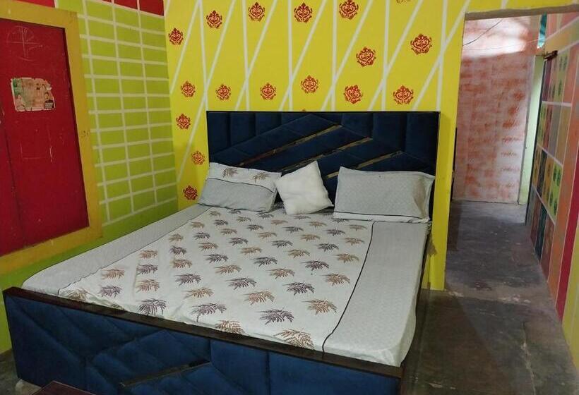 بنسيون Dauji Maharaj Sewa Sadan Homestay