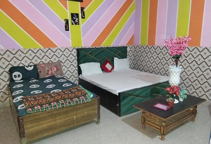 بنسيون Dauji Maharaj Sewa Sadan Homestay