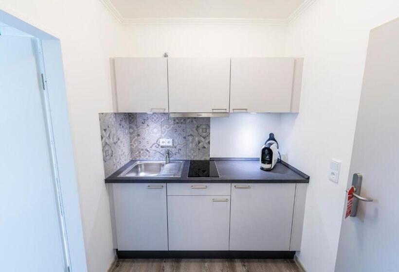 بنسيون Hökis Zimmervermietung 8 Mit Küchenzeile