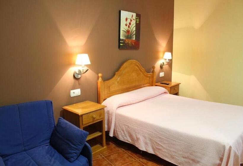 پانسیون Hostal Restaurante Nuria