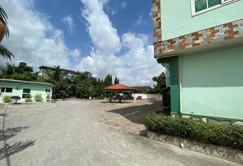 פנסיון Humble Grace Guesthouse / Lodge