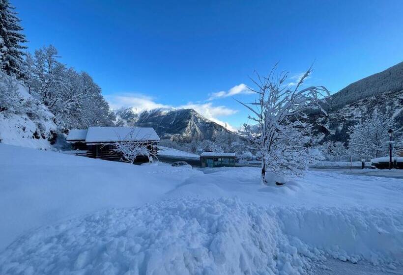 Пансион Mazot Agora Suite Pop Up Gallery Experience Suite