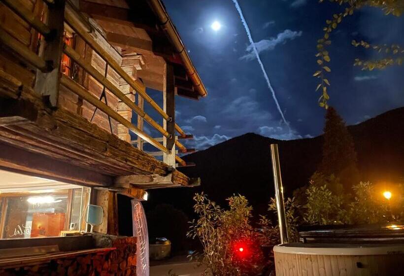 Пансион Mazot Agora Suite Pop Up Gallery Experience Suite